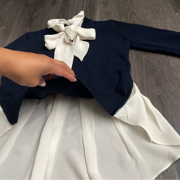 Veronica Beard Navy Top Merino wool Sweater with silk Cream Bow. - Picture 6 of 12